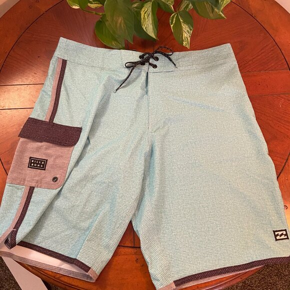 Men's Billabong Board Shorts - Picture 1 of 3